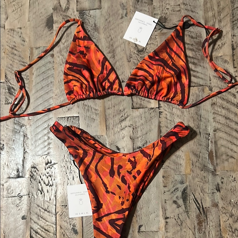 Skatie Bikini - Ella top M, Suzanne bottom XS NWT